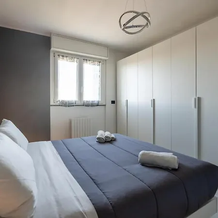 Apartment New With 4 Bedrooms
